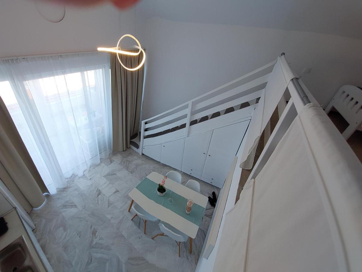 Nefeli Seaside Apartments Polychrono Exterior foto